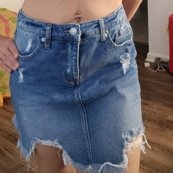 Wild Fable Denim Distressed Jean Skirt Size 4 - Picture 4 of 10